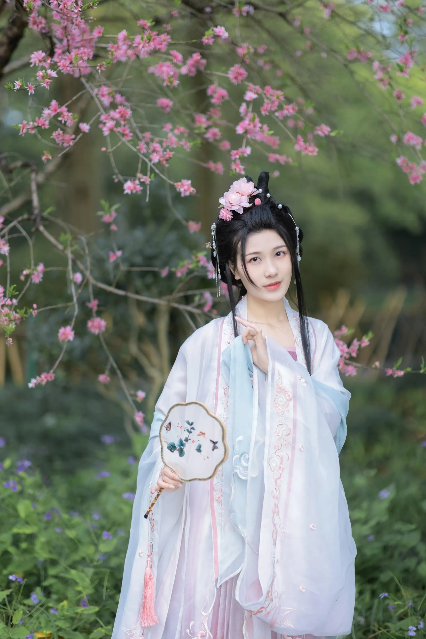 [艺图语] 2022.06.04 花间 阿銧 [34P]插图